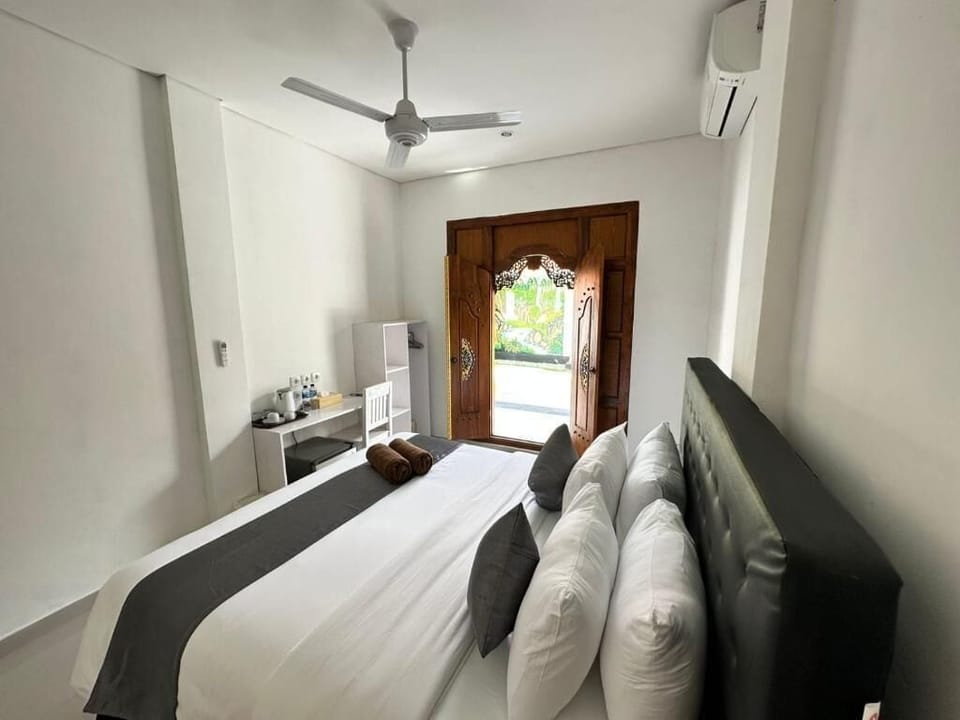 Luxury Double Room, 1 Bedroom, Garden View | In-room safe, individually decorated, individually furnished, desk
