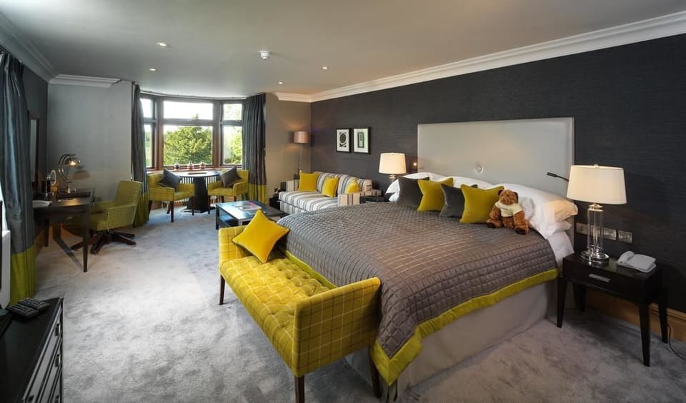 Deluxe Double Room | Hypo-allergenic bedding, minibar, in-room safe, individually decorated