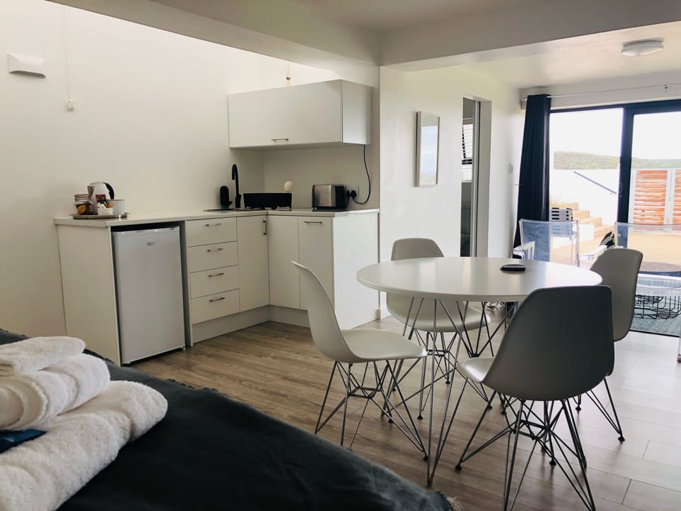 Superior Suite, 1 Bedroom | Private kitchenette | Cookware/dishes/utensils