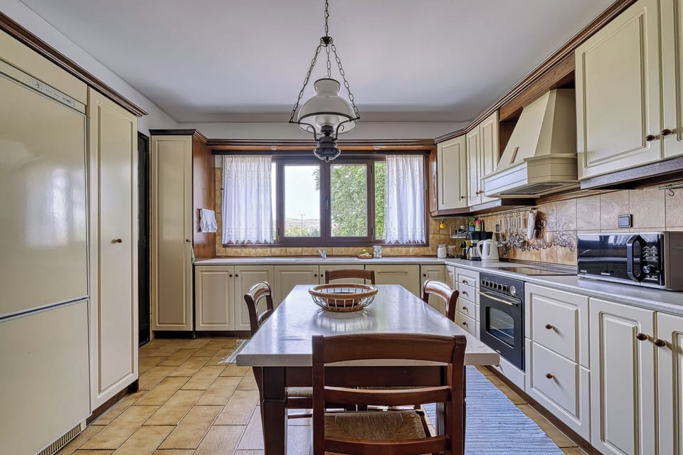 Exclusive Villa, 5 Bedrooms | Private kitchen | Full-size fridge, microwave, oven, stovetop