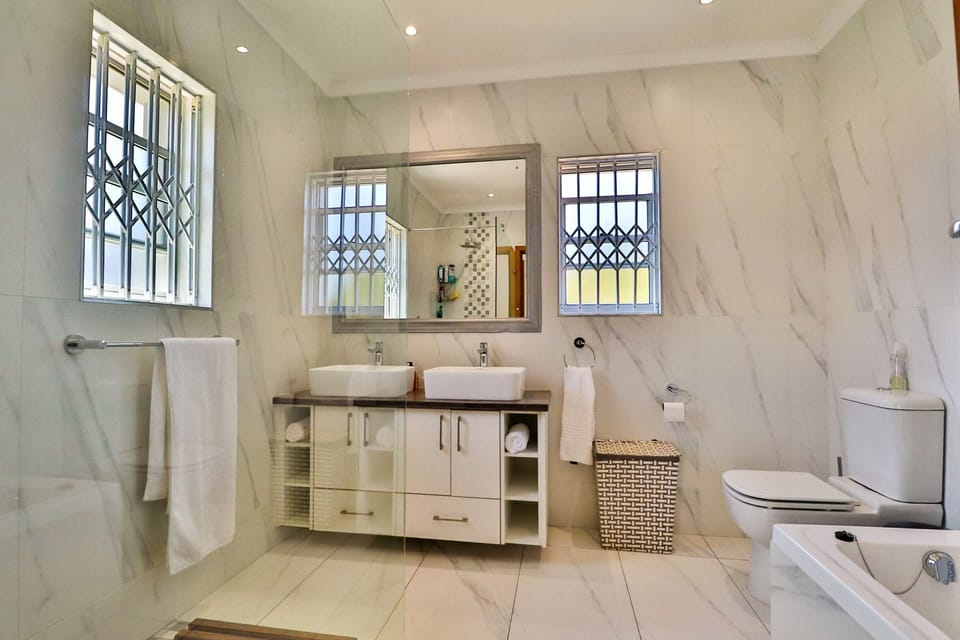 Executive Double Room, 2 Bedrooms, Non Smoking, Ocean View | Bathroom | Shower, rainfall showerhead, towels