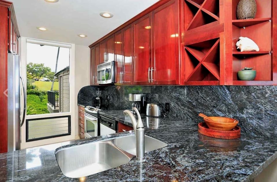 State of the art, fully stocked kitchen