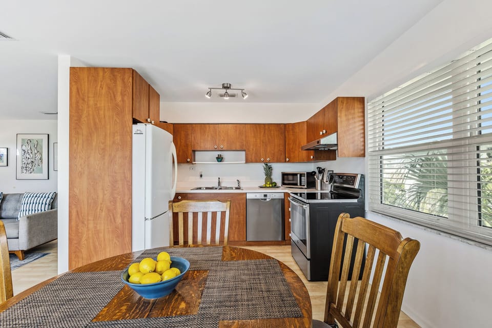 Kitchen and dining area