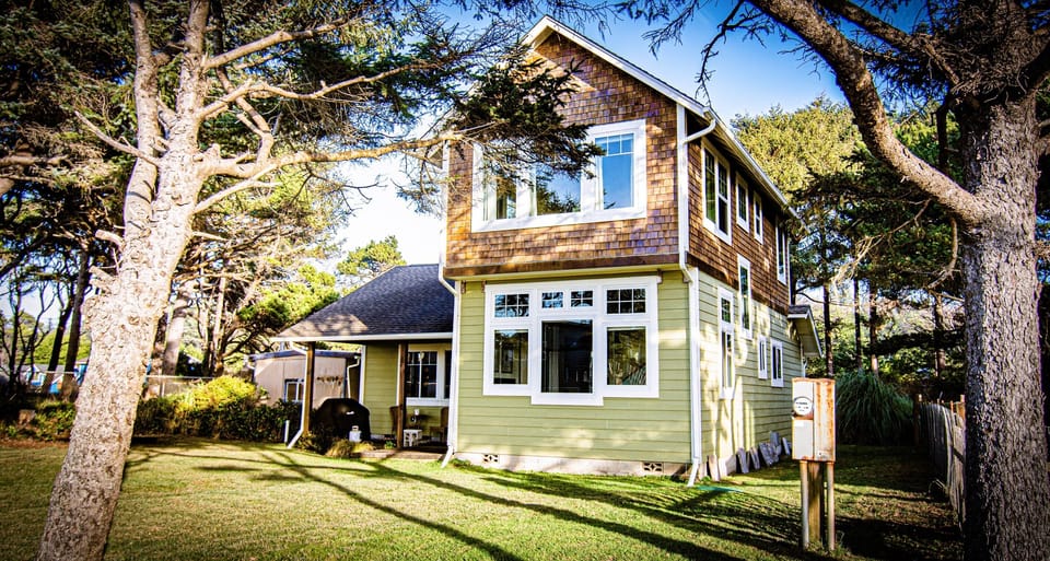 The House Facing the Pacific