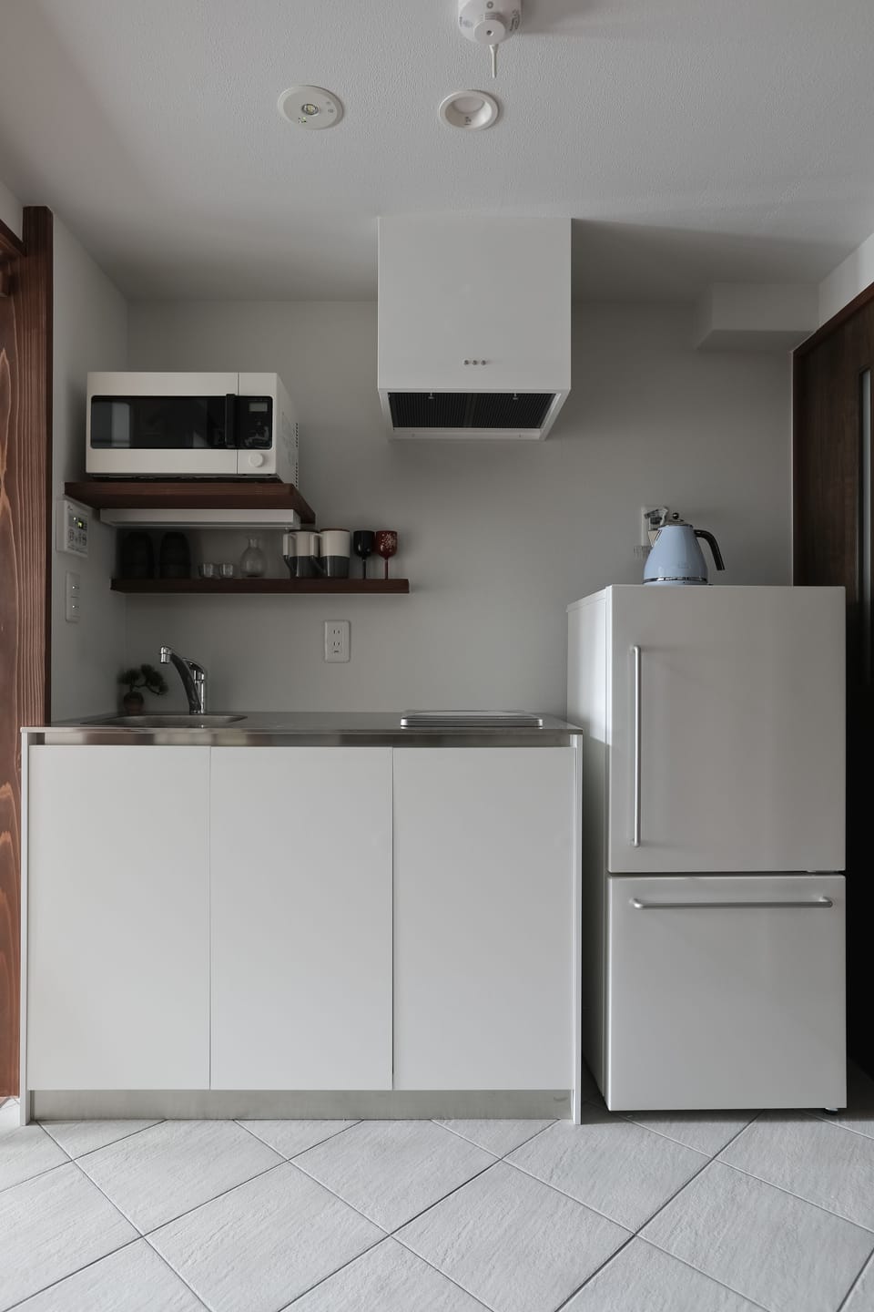 Private Vacation Home | Private kitchenette | Fridge, microwave, stovetop, cookware/dishes/utensils