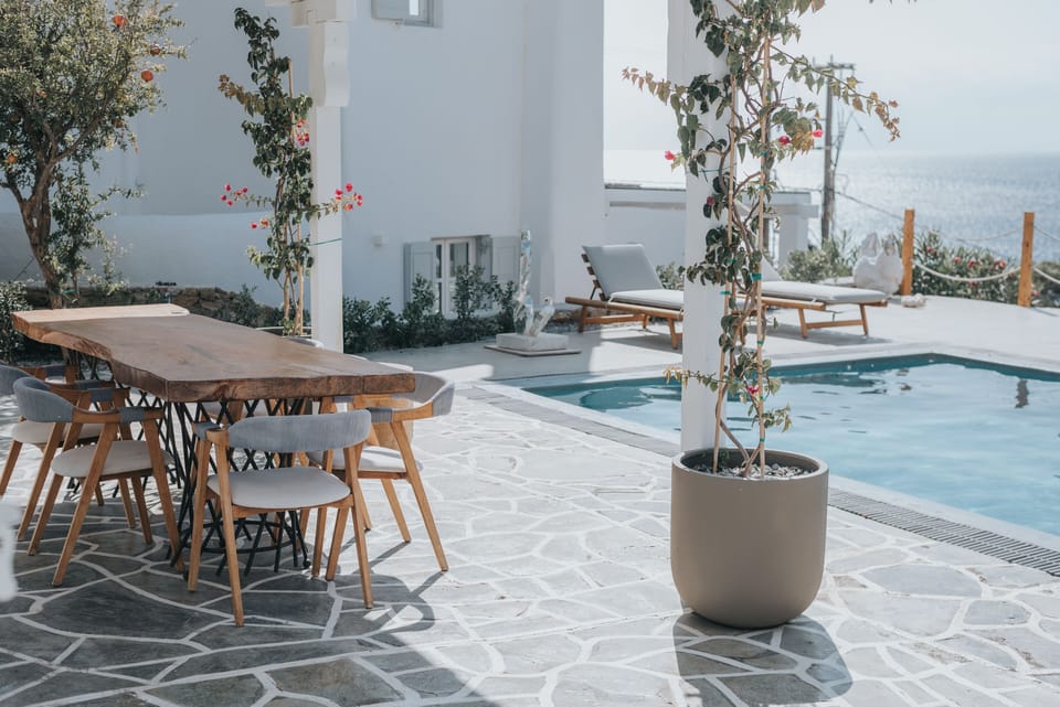 Outdoor pool, sun loungers