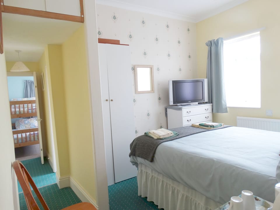 Suite, Ensuite (2 Adults & 2 Child)