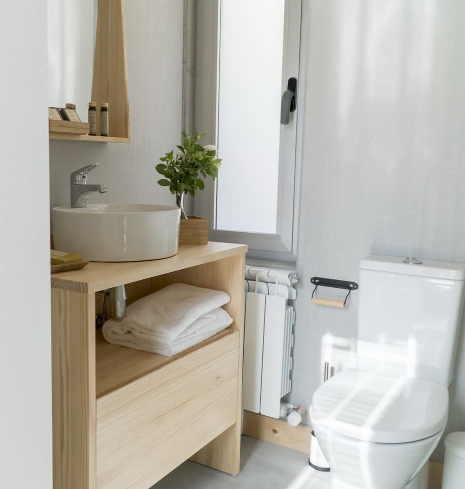 Shower, free toiletries, hair dryer, slippers