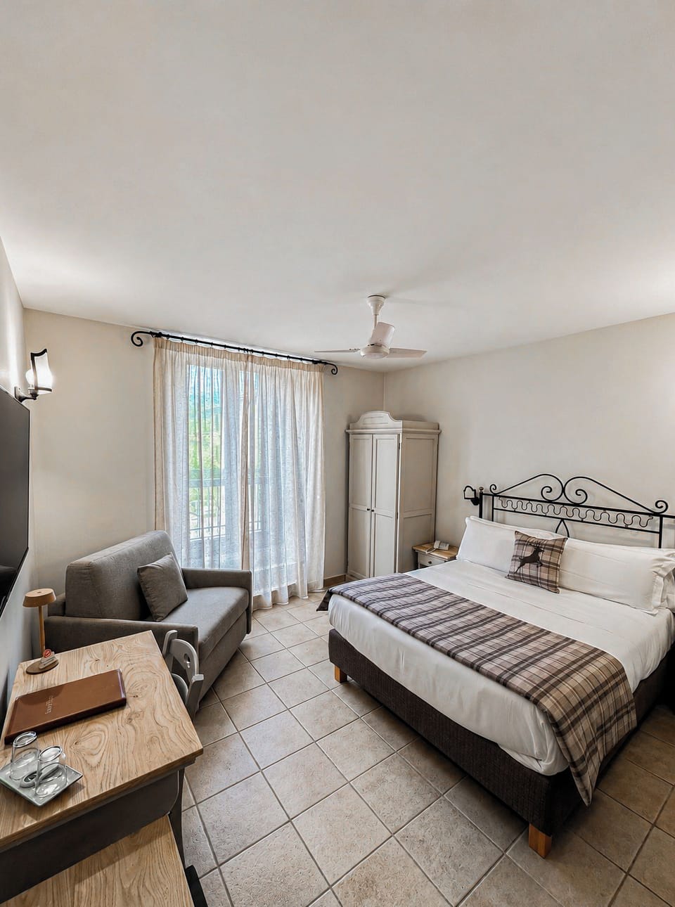 Triple Room | 10 bedrooms, premium bedding, down comforters, memory foam beds