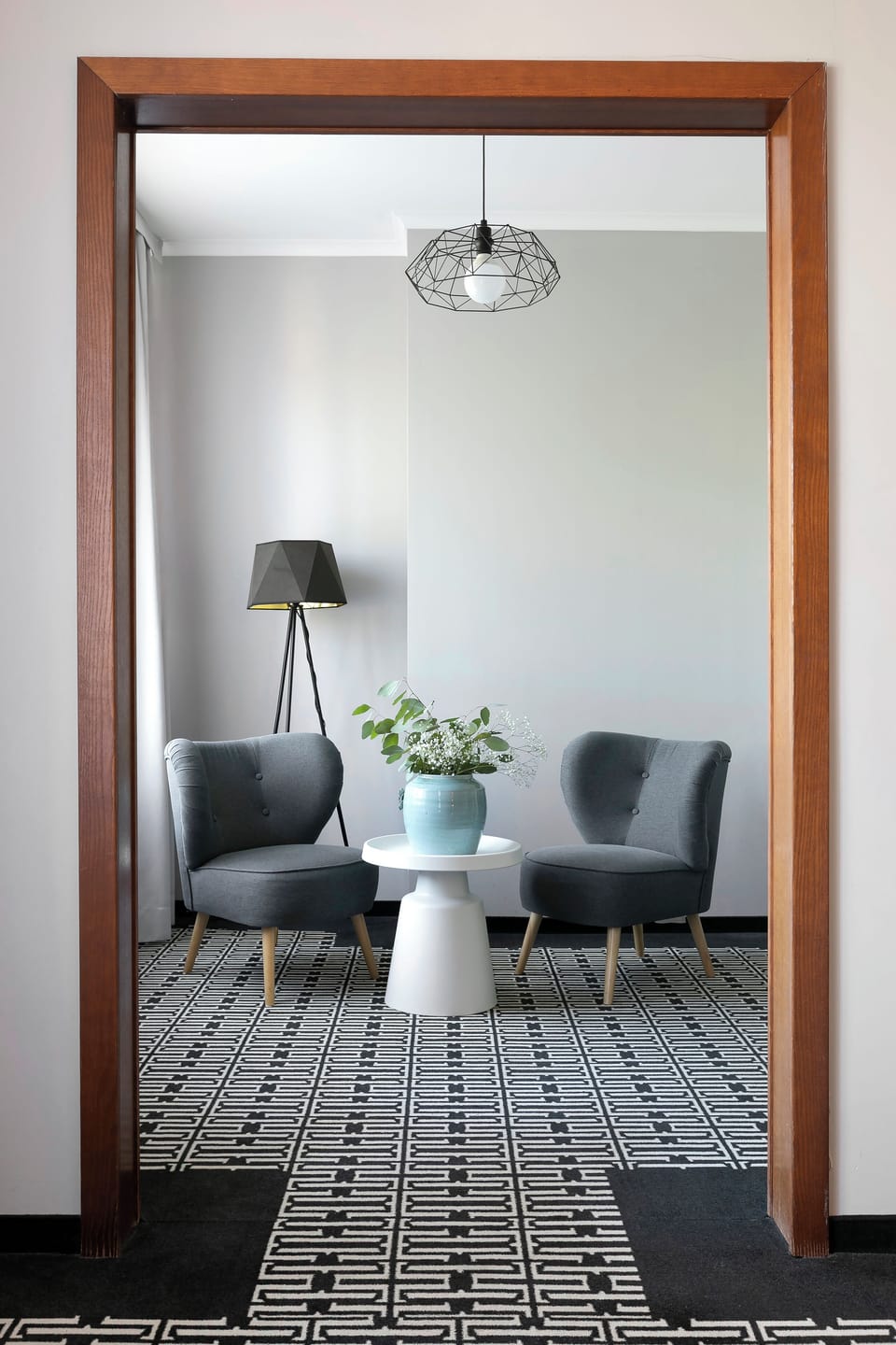 Junior Studio Suite | Minibar, in-room safe, individually decorated, desk