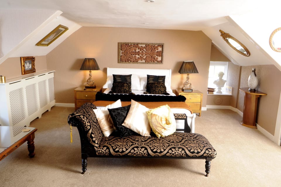 Deluxe Suite | Individually decorated, individually furnished, cribs/infant beds