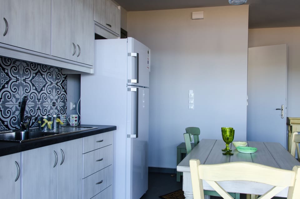 Family House, Sea View | Private kitchenette | Coffee/tea maker, full-size fridge, oven, stovetop