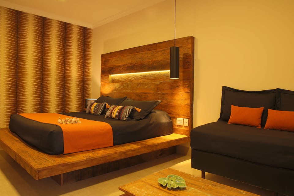 Luxury Room, Multiple Beds, Garden View (Rouxinol) | Minibar, in-room safe, cribs/infant beds, bed sheets