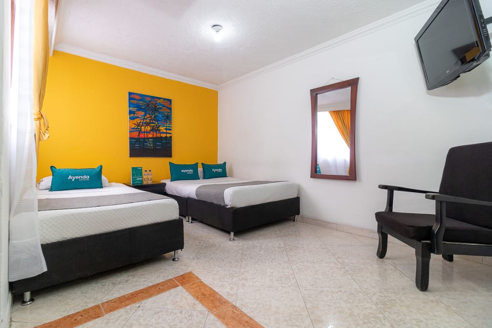Family Triple Room | Soundproofing, iron/ironing board, free WiFi, bed sheets