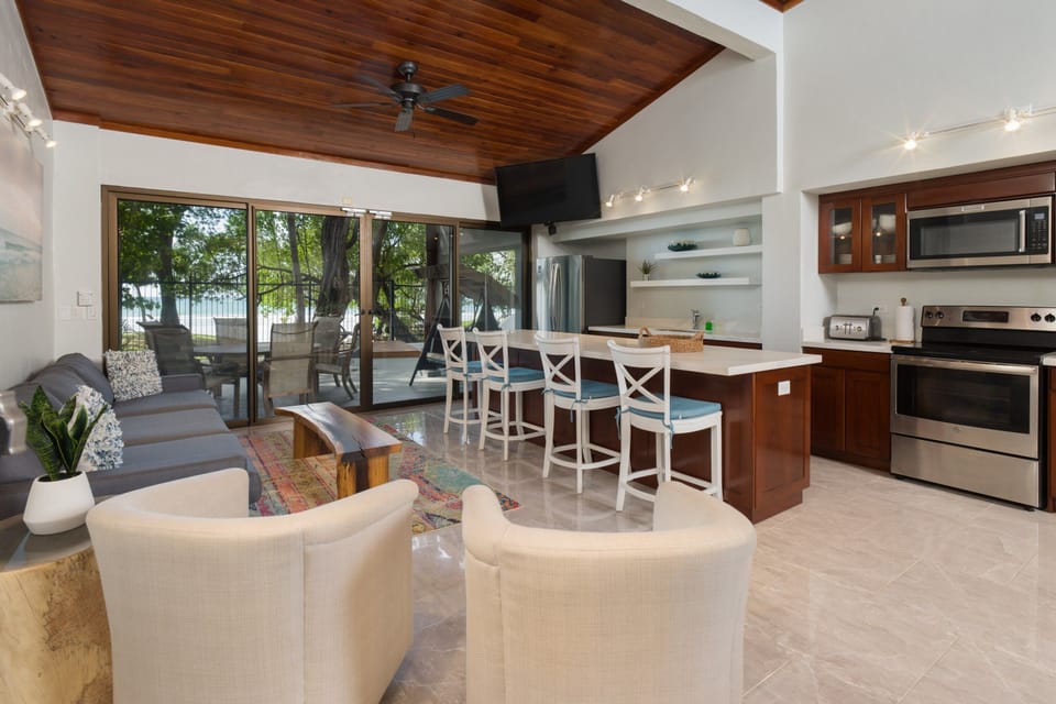 Luxury House, Multiple Beds, Non Smoking, Ocean View | Living area | Flat-screen TV