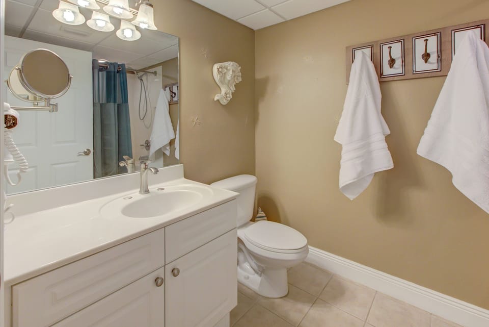 Master Bath with Shower/Tub Combo