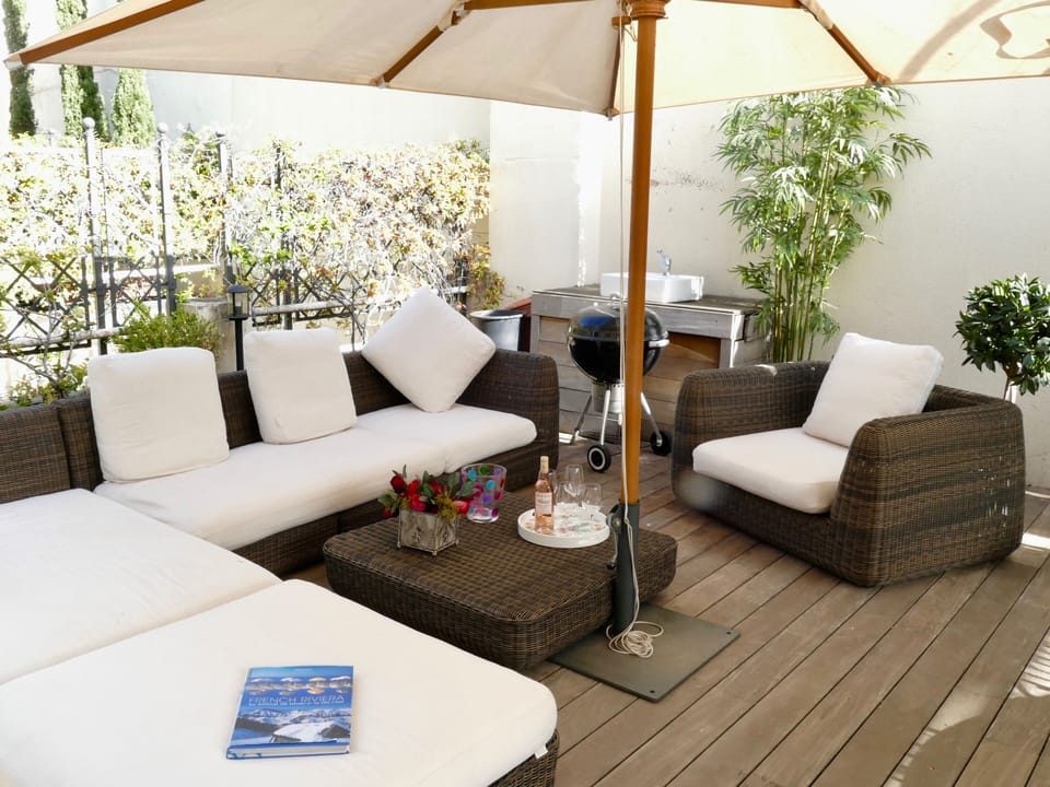 Yes You Cannes 3-Bedroom Apartment: 
Relax on our spacious Terrace