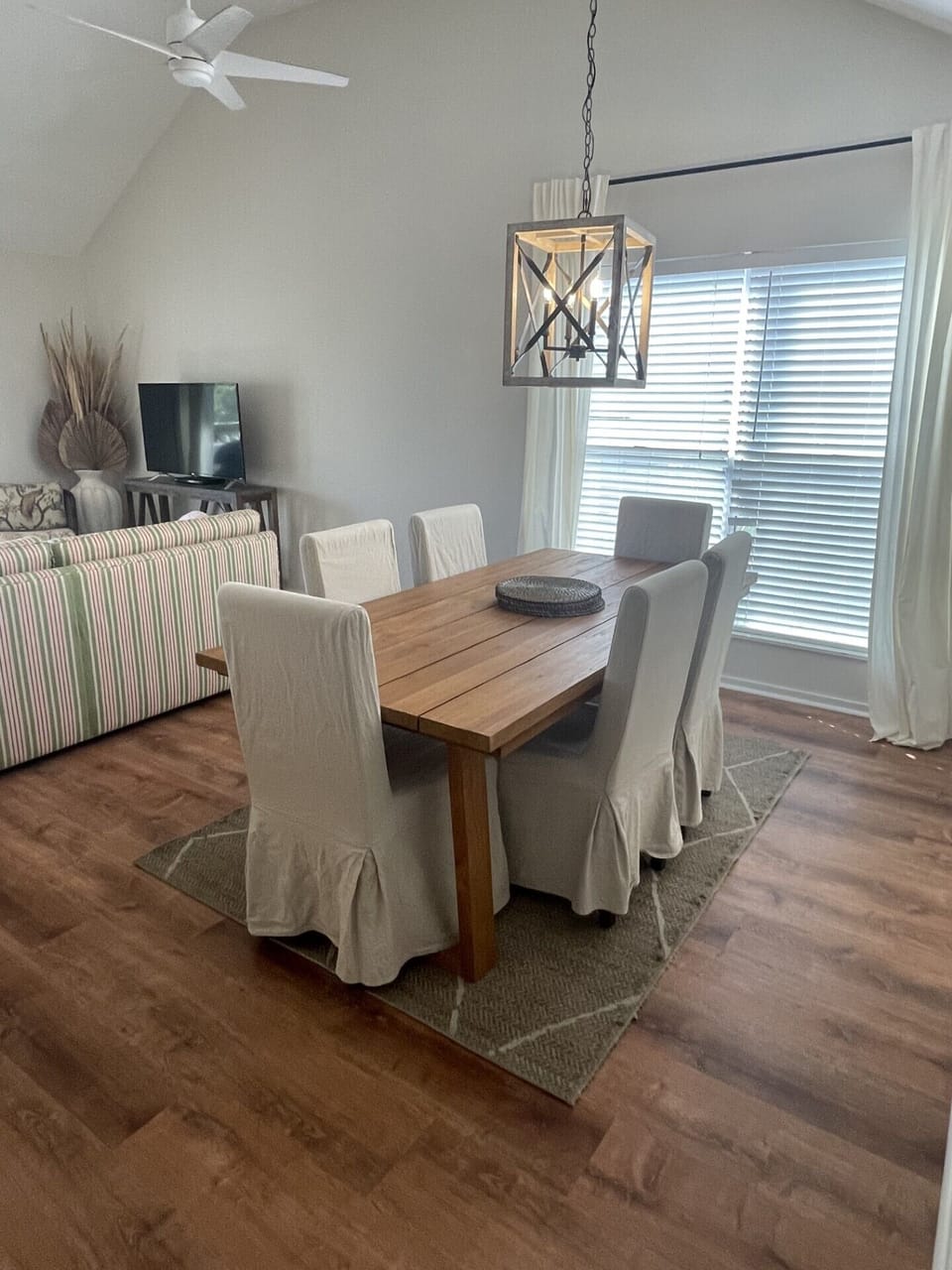 Dining area for 6 guests. New lvt flooring throughout all common areas.  