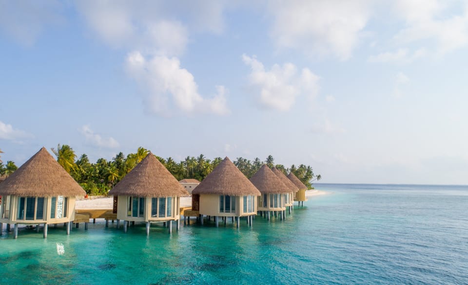 Couples treatment rooms, sauna, hot tub, steam room, body treatments