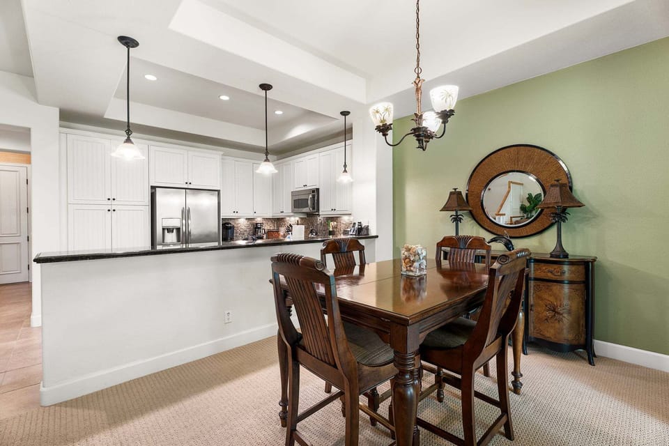 Convenient Kitchen & Dining in One Open Space