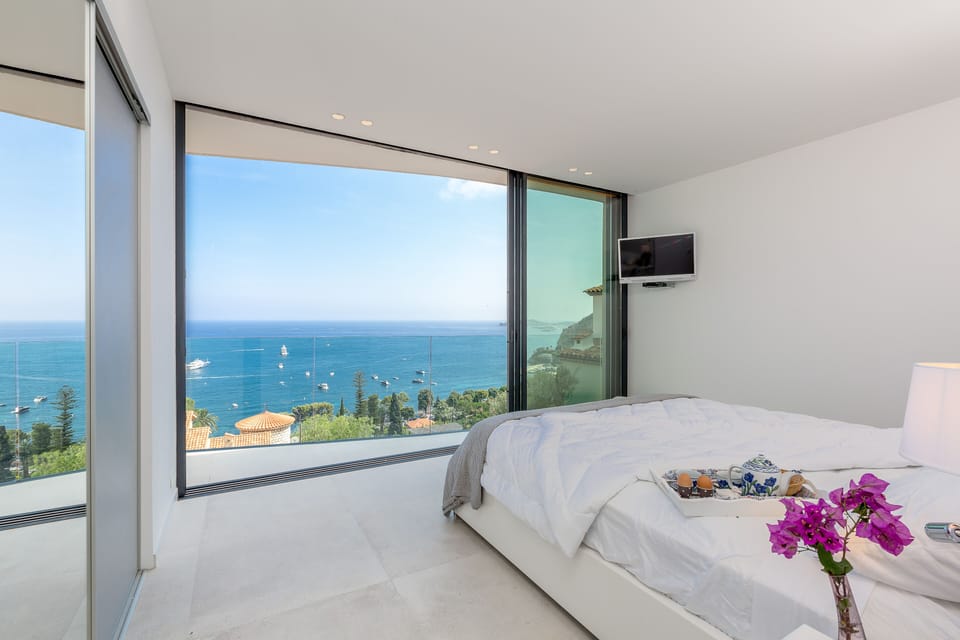 Bed room 180º view