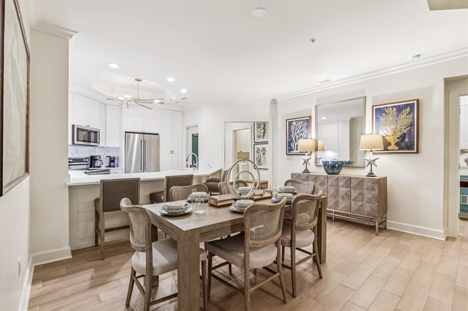 Dining Area at 8124 Wendover Dunes