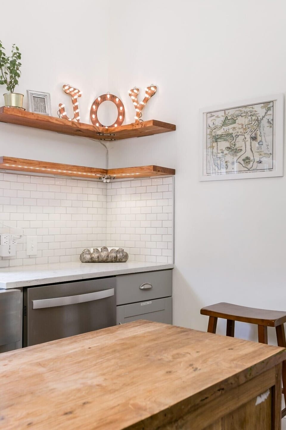 Newly Remodeled Kitchen (2)