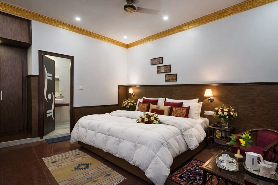 Premium Room | Premium bedding, down comforters, pillowtop beds, in-room safe