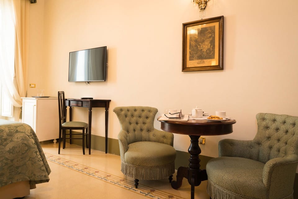 Panoramic Studio Suite, 1 Bedroom, Ocean View | Premium bedding, minibar, in-room safe, desk
