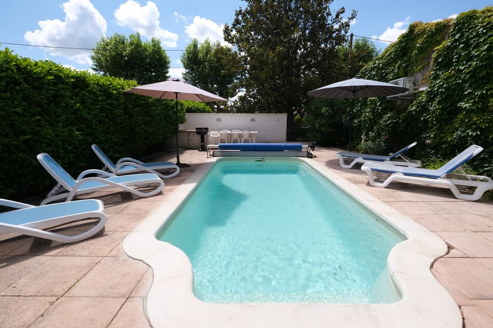 MOURIÈS Alpilles Provence vacation rental, comfortable house for rent for 8 people. Online reservation with Plaisirs & Maisons de Provence with private pool