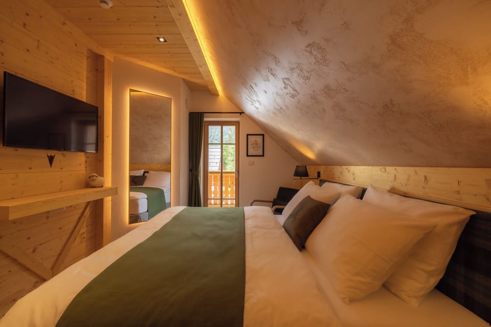 Alpine SPA Chalet | 1 bedroom, Egyptian cotton sheets, pillowtop beds, desk