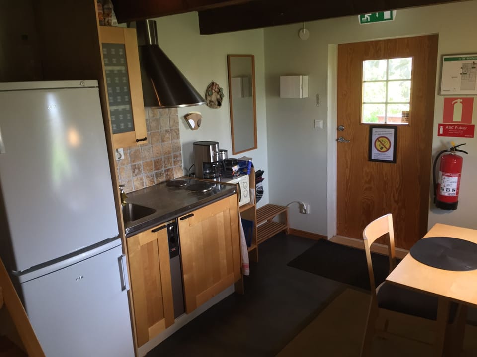 Stovetop, coffee/tea maker, electric kettle