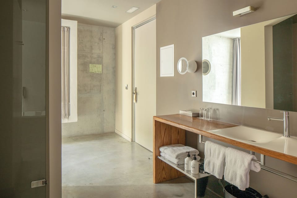 Double Room, Terrace | Bathroom | Free toiletries, hair dryer, bidet, towels