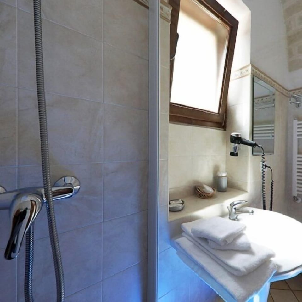 Double Room, Patio (Gelso) | Bathroom | Shower, free toiletries, hair dryer, bidet