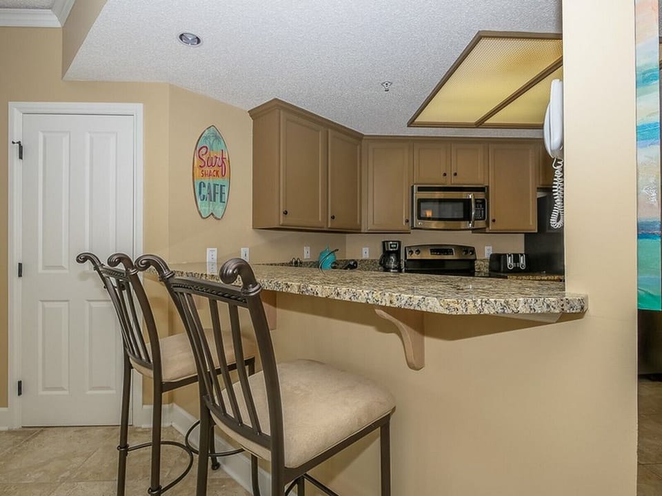 Kitchen with Breakfast Bar at 3403 Windsor Court South