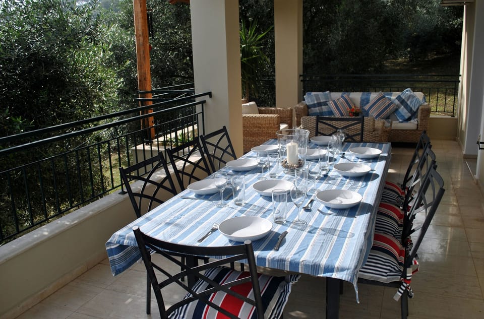 Outdoor dining room