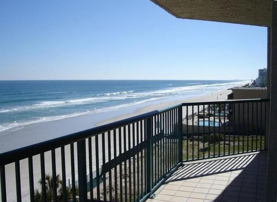 Balconey looking south outside the living room