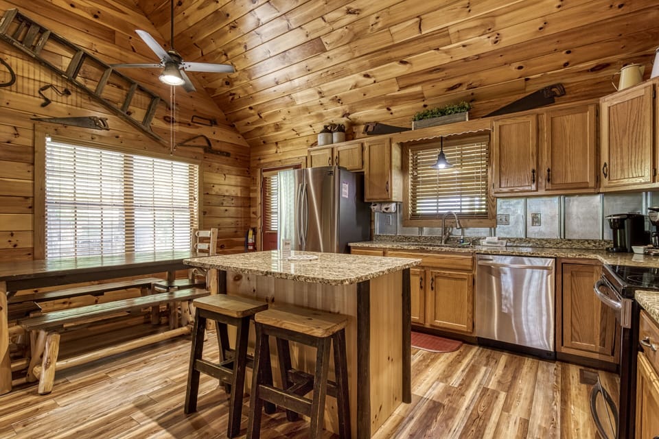 Affordable Pigeon Forge Cabin - "S'more Family Fun" - Fully furnished kitchen and dining area
