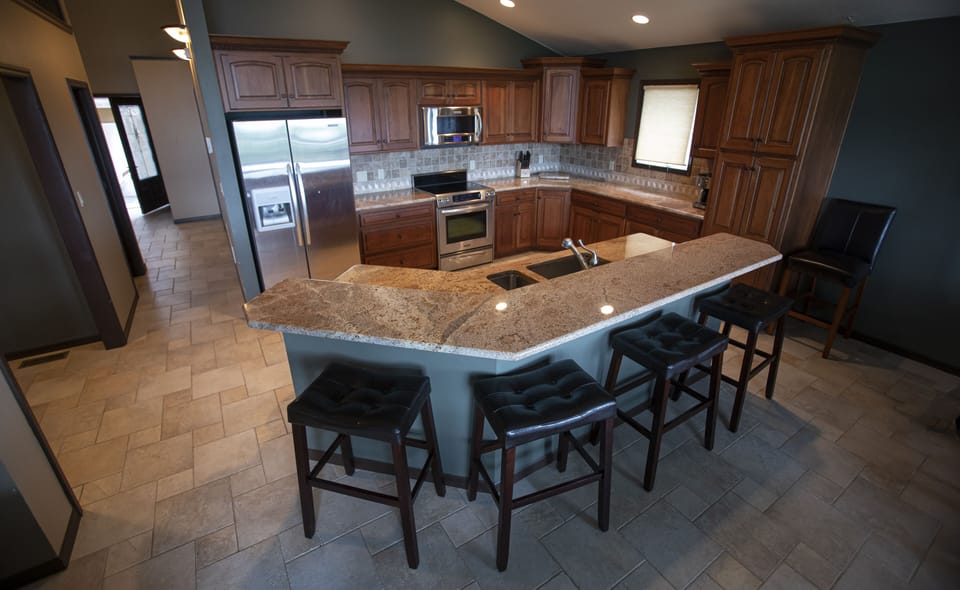 Kitchen/Breakfast Bar
