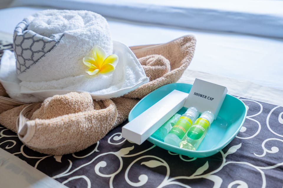 Superior Double or Twin Room | Bathroom | Shower, free toiletries, slippers, bidet