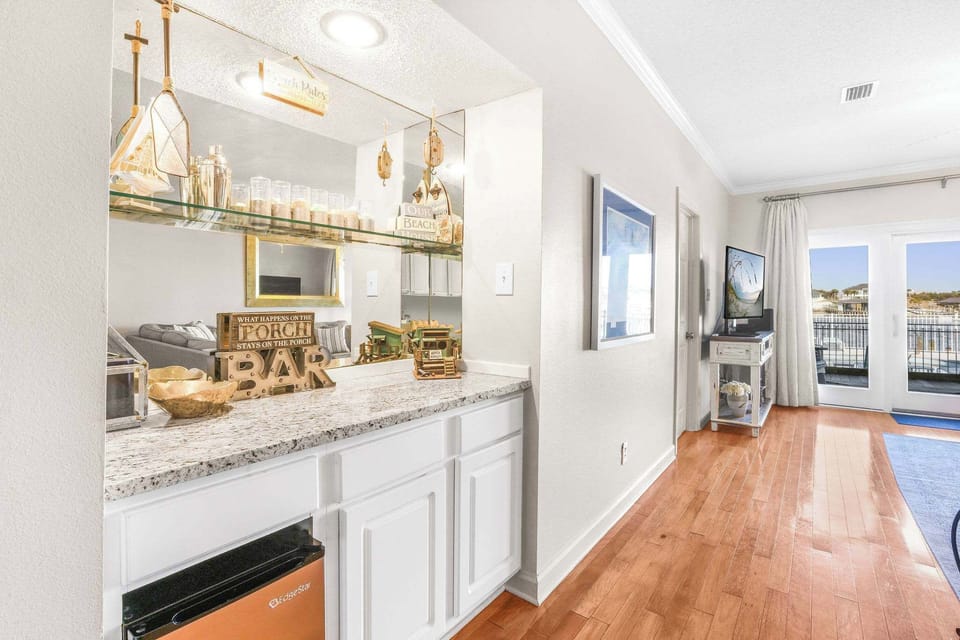 Wet bar