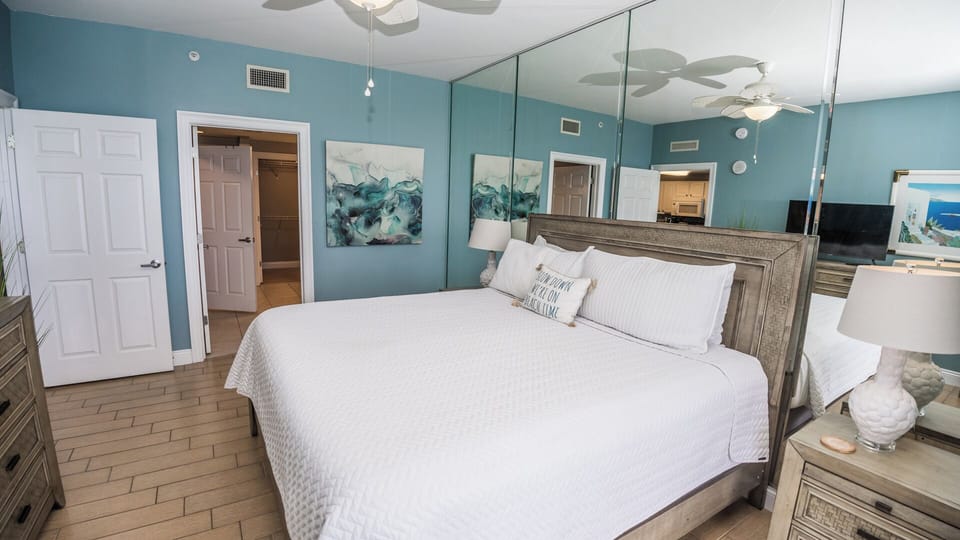 The Cozy King Bed to The Bath