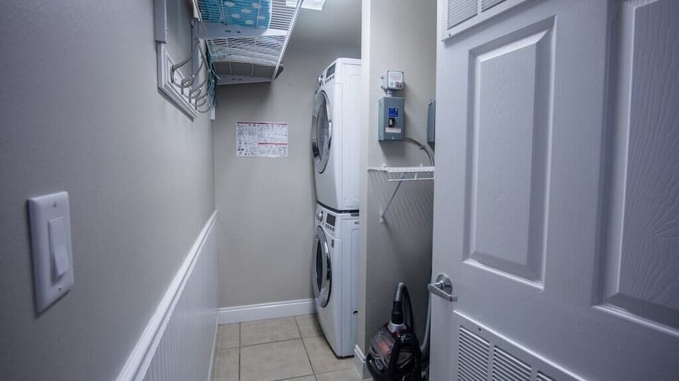 Full Size Front Load Washer & Dryer