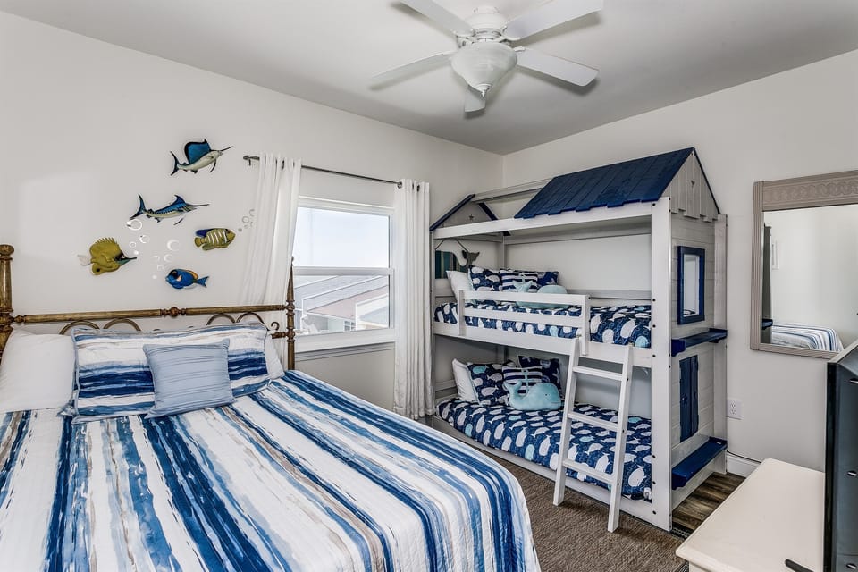 Guest Bedroom- Full Bed and Twin over Twin Bunk