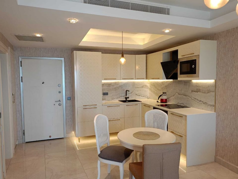 Exclusive Apartment, 1 Bedroom, Sea View | Private kitchen