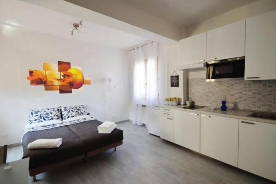 Iron/ironing board, cribs/infant beds, free WiFi, bed sheets