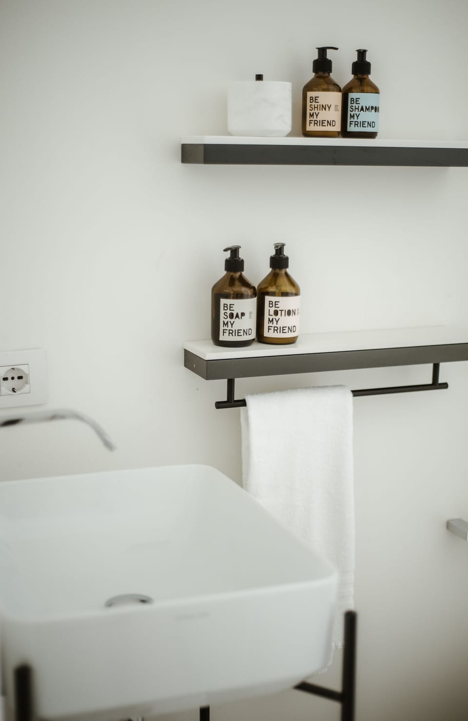 Triple Room (Suite 4) | Bathroom sink