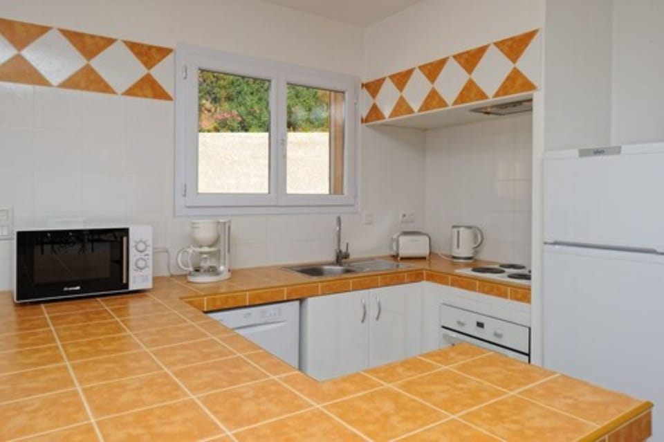 Family Villa, 3 Bedrooms, Sea View | Private kitchen | Full-size fridge, microwave, oven, stovetop