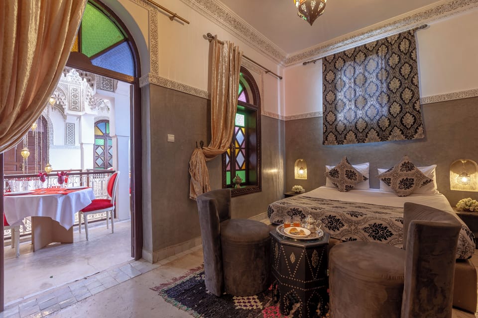 Premium bedding, in-room safe, individually decorated