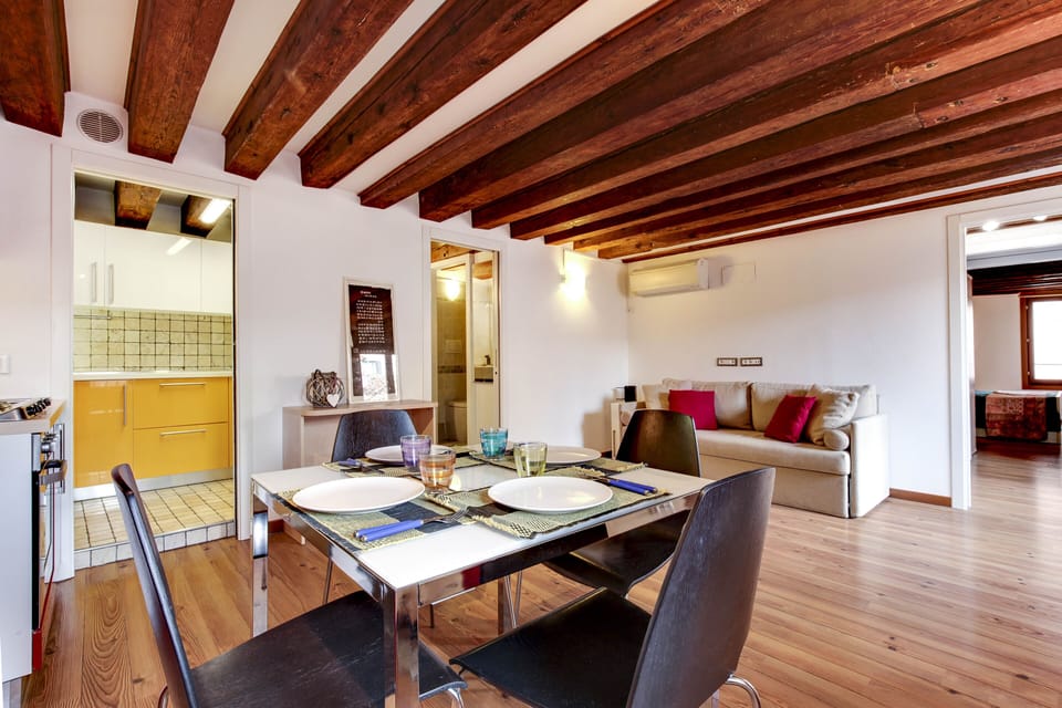 Apartment, 2 Bedrooms | In-room dining